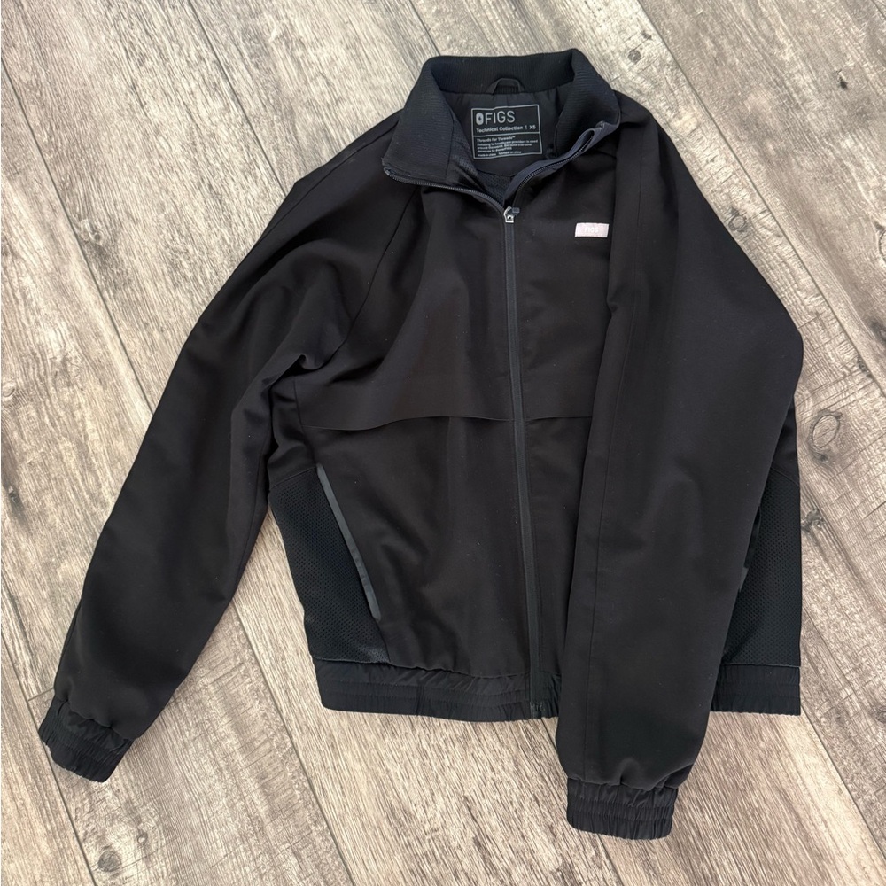 Figs Woman's Black Lightweight Jacket